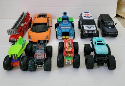 Lote de 9 Vehículos de Juguete Surtidos Coches Camión de Bomberos Monster Trucks Grúa Policía SUV Foto 1 de 4