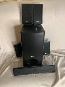 LG Home Speaker System SB95SB-C (centro), (2posteriori) SB95SB-S, (2Front)-F (sub)-W - Foto 1 di 12