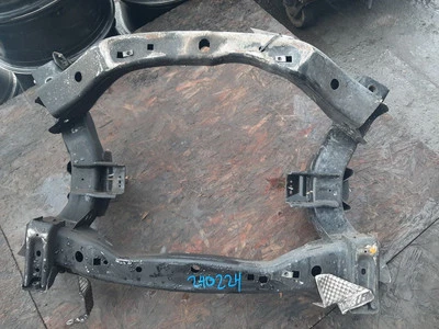 15 16 17 18 19 20 21 22 23 CHRYSLER 300 Front Crossmember/K-Frame RWD 68185029AA Foto 1 de 4