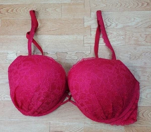 Victoria's Secret Miraculous Plunge Bra Red Size 38C - Picture 1 of 7