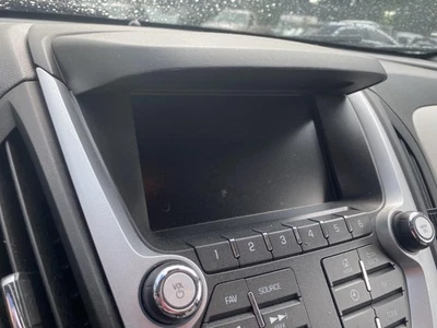 Pantalla de infoentretenimiento usada se adapta a: Chevrolet Equinox 2014 tablero inferior 7`` LT grado A Foto 1 de 4