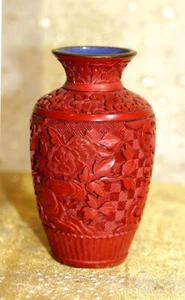 SMALL VINTAGE CHINESE CARVED GENUINE CINNABAR LACQUER FLOWER VASE 4” - Picture 1 of 18