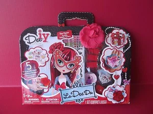 LA DEE DA 5 DO IT YOURSELF PROJECTS "DEE-SINGER PORTFOLIO"  - Picture 1 of 7