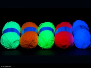 Wolle 50g  (4,38€/100g) Deko Neon Schwarzlicht UV aktive Leucht  Farbe wählbar - Bild 1 von 6
