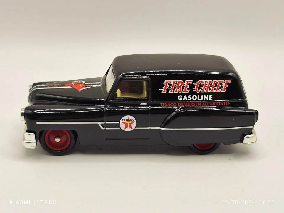 Pontiac Van "Fire Chief"- Corgi - scala 1/43 - Immagine 1 di 1