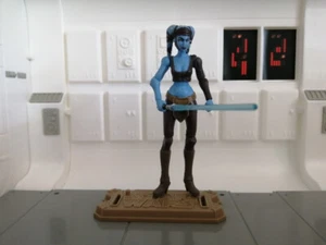 Star Wars Figur Aayla Secura Hasbro 2003 - 3,75" mit Laserschwert - Bild 1 von 2
