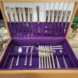 Vintage 1936 Oneida Community Coronation Silver Plated Silverware Set 133 Pieces - Picture 1 of 11