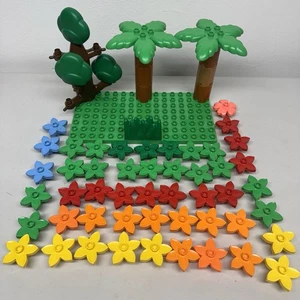 Lego Duplo Palmeras Árbol Tronco Árbol Top Flores 8x16 Placa Base Lote 65 Piezas - Imagen 1 de 6