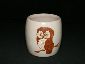 Vintage 3" Pottery Cup with Adorable Hand Painted Owl, signed June & Paul B - Picture 1 of 5