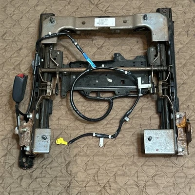 2006-2008 Ford Fusion Mercury Milan RH Passenger Seat Track Manual Base No Heat - Image 1 of 4