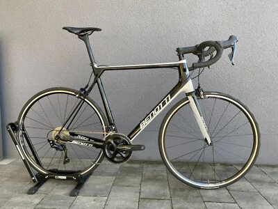 Carbon Rennrad BENOTTI Fuoco Team Shimano 105 2x11 7,26kg Rh 60 - Bild 1 von 4