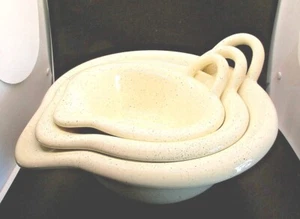 THREE HEAVY CERAMIC NESTING MIXING BOWLS/HANDLES & POUR SPOUTS - Picture 1 of 8