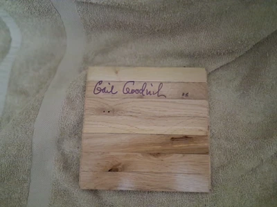 autogragh signed by Gail Goodrich flood board collectors - Image 1 of 2