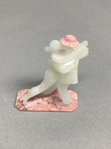 Statuina in vetro vintage di un uomo e di una donna che ballano - Foto 1 di 10