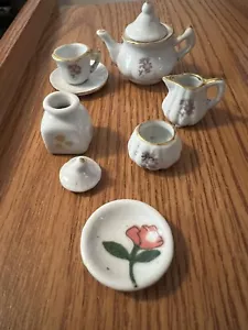 9 Stück Mini Porzellan Teetasse Untertasse Teekanne mit Deckel Set mehrere Stile - Bild 1 von 1