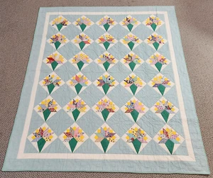 Stunner 1 Vintage 82" X 71" Traditional Spring Bouquet Patchwork Quilt Ann Zemke - Picture 1 of 14