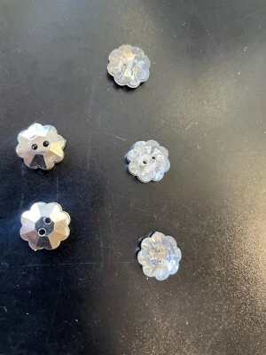 12 Buttons Silver  Flower Shape 12 Mm - Image 1 of 2