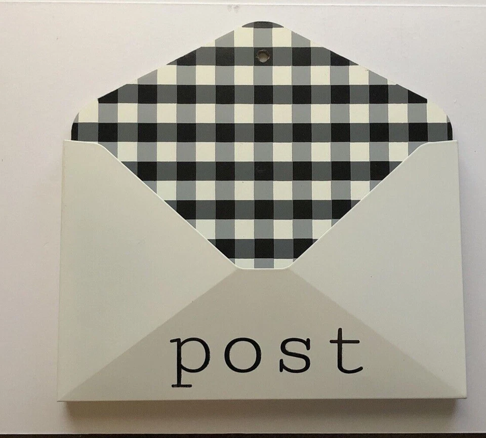 Bullseye Plaid Playhouse Mailbox White/Black 10" "