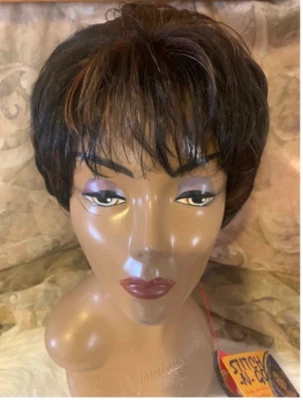 BEVERLY JOHNSON Lucille” Stitch and Go Foto 1 de 4