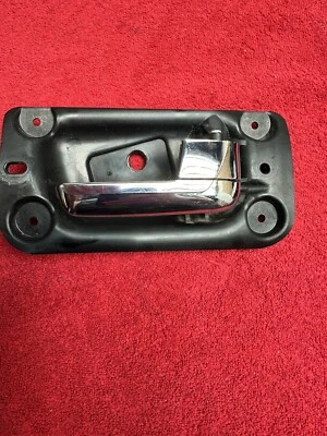 06-10 Hummer H3 delantero derecho pasajero agarre tirar cromo interior manija de puerta OEM Foto 1 de 4