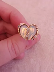 Beautiful Gold Plated Ring With Two Halves Of A Heart Of Plastic..And Crystals - Picture 1 of 4