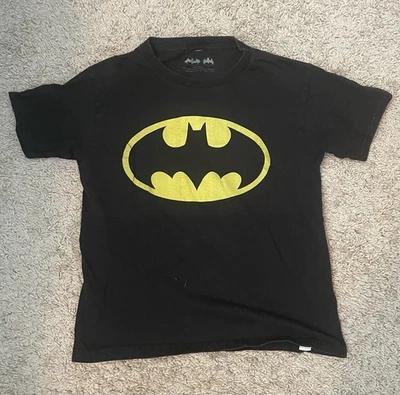 Camiseta Batman Clásica Bat Signal Juvenil Negra Gráfica - Pequeña Foto 1 de 4