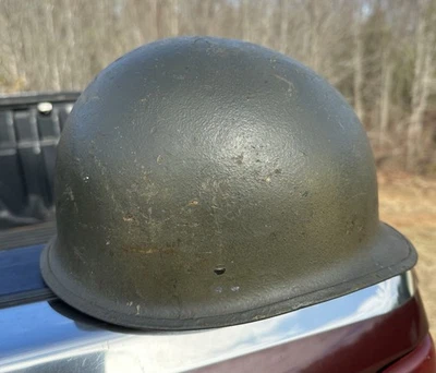 Casco de colección del ejército de Estados Unidos M1 de la Segunda Guerra Mundial con forro costura trasera finales de la Guerra Mundial Foto 1 de 4