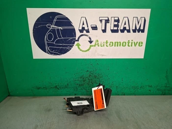 Scatola fusibili Peugeot 308 I 9666527680 P23562990 - Immagine 1 di 1