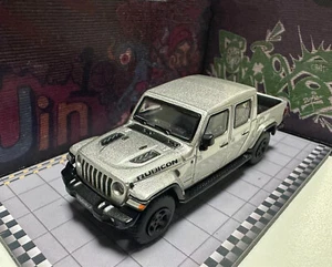 JKM 1:64 Jeep Pickup Gladiator Diecast Metal Model Car Collection New in Box - Picture 1 of 11