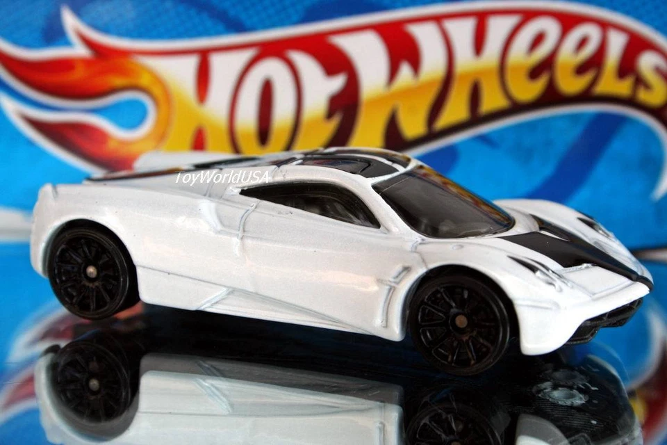 2015 Hot Wheels Workshop HW Exotics Pagani Huayra - Image 1 of 1