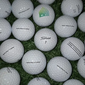 24 pelotas de golf Titleist Pro V1 2023/2024 blancas usadas - 5A grado como nuevas AAAAA - Imagen 1 de 10
