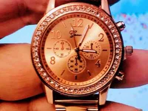 Reloj Hombre - Geneva - Cara y Correa Oro Rosa con Acentos de Estrás - Cuarzo NUEVO - Imagen 1 de 4