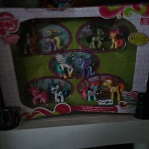 Hasbro My Little Pony Crystal Empire Rainbow Collection, Target EXCLUSIVE, NIB - Picture 1 of 1