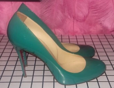 BOMBA STILETTO CHRISTIAN LOUBOUTIN FIFI 100 CHAROL VERDE CUERO DE BECERRO 39.5 US 9.5 Foto 1 de 4