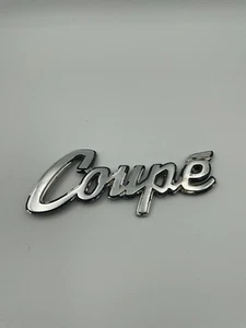 INSIGNIA DE COCHE CLÁSICO COUPÉ MORRIS  - Imagen 1 de 2