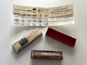 FASCIA MARINA ANTICA VINTAGE HAMONICA M. HOHNER N. 1896 GERMANIA G SCATOLA CHIAVE E LIBRETTO - Foto 1 di 19