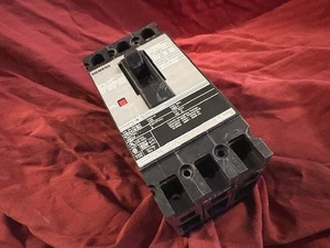 Siemens HED43B125 3pole 125amp 480v Sentron circuit breaker as shown - Picture 1 of 16