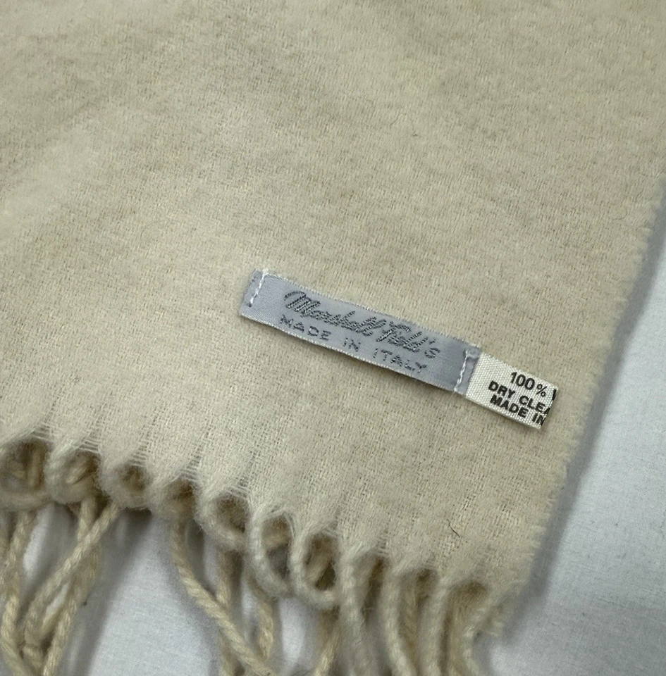 Bufanda vintage Marshall Field blanca crema 100 % lana ITALIA unisex 52" X 11" Foto 1 de 4