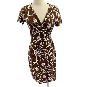 Diane Von Furstenberg Brown Julian floral wrap dress size 6 stretchy knee length - Picture 1 of 10