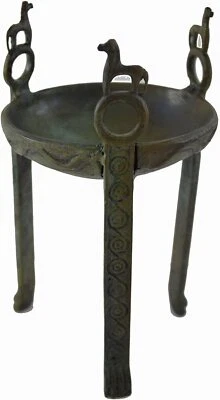 Trípode pequeño de bronce con caballos - Premio Homero ganador - Oráculo de Dios Apolo Delfos Foto 1 de 4