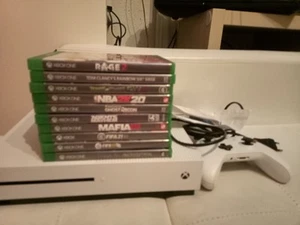 Microsoft Xbox One S 1 TB mit 10 Spielen - Bild 1 von 4