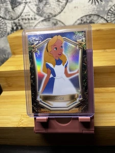 2025 Topps Disney Wonder Alice Enchantments Chrome Karte E-2 - Bild 1 von 15