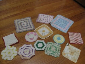 13 vintage handmade kitchen potholders crocheted - Picture 1 of 1