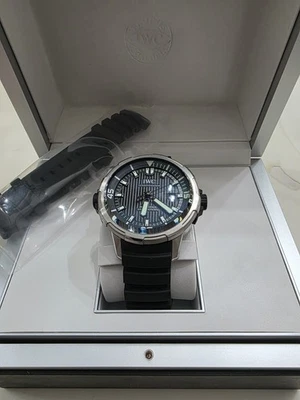 Reloj IWC Aquatimer para hombre negro con marcadores de flecha/esfera índices Baton - IW358002 Foto 1 de 4
