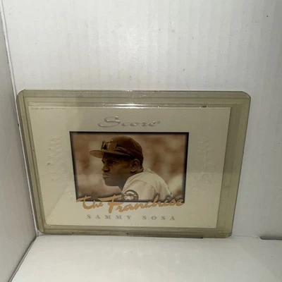 1997 年得分 #8 Sammy Sosa 特许经营芝加哥小熊队 — 第 1/2 张图片