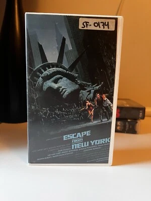 Caixa de corte Escape From New York VHS 1º lançamento embaixada John Carpenter - Imagem 1 de 4