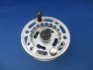 CARRETE DE PESCA CON MOSCA - TODO METAL LIGERO - 3.25 PULGADAS DE DIÁMETRO - Imagen 1 de 5