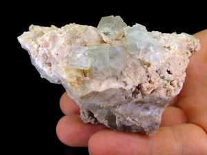 HELLBLAU - GRÜNER FLUORIT - La Collada, Asturien, Spanien - 9 x 8 x 5,5 cm - Bild 1 von 10