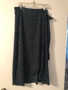 Wrap skirt - Picture 1 of 3