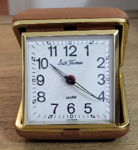 Fantastic Vtg Seth Thomas Wind-up Travel Alarm Clock Luminous! WOW Works⏰ Cover